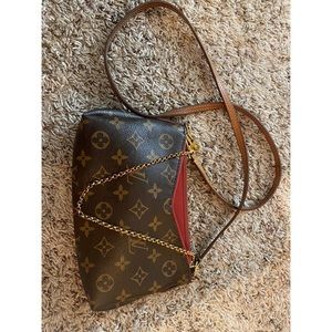 LV CROSSBODY